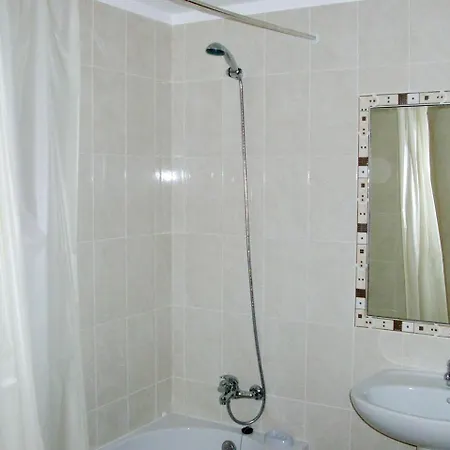 With One Bedroom In Albufeira, With Wonderful Mountain View, Pool A... Apartamento